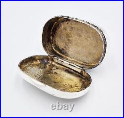 19TH CENTURY CHINESE SOLID SILVER SNUFF BOX Birds & Flowers