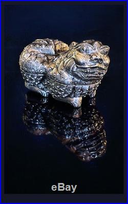 A Chinese Export Silver Figural Foo Dog Shaped Box Ca. 1890´s. 73,0 Gr. 10,5 L