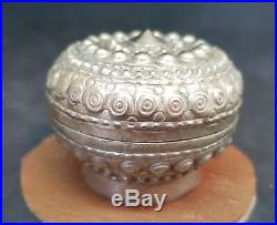 Antique Beautiful Chinese Export Solid Silver Betel Box 34.5 G