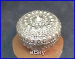 Antique Beautiful Chinese Export Solid Silver Betel Box 34.5 G