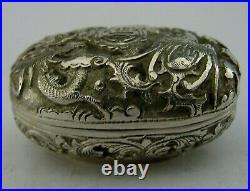 BEAUTIFUL CHINESE EXPORT SOLID SILVER DRAGON PILL SNUFF BOX c1900 ANTIQUE
