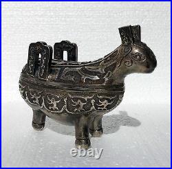 CINA (China) Old Chinese silver box made in archaic style incense burner