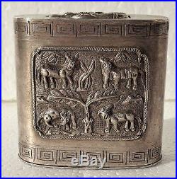 CINA (China) Old Chinese silver repousse box