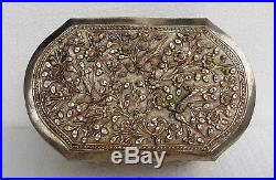 CINA (China) Old Chinese silvered brass export repousse box