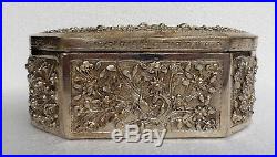 CINA (China) Old Chinese silvered brass export repousse box