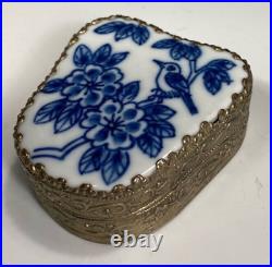 Chinese China Porcelain Blue & White Avian Decor Silver color Metal Tooled Box