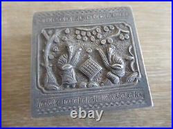 Chinese export silver pill box marked MAKERS MARK ON BACK