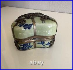 Chinese porcelain blue celadon silver heart shaped trinket box Guangxu mark