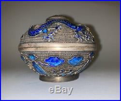 Chinese silver filigree box, elegantly decorated with phoenix and dragon