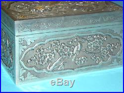 FINE QUALITY ANTIQUE CHINESE SOLID SILVER GOLD GILT BOX CASKET BIRDS PEONY