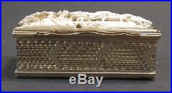 LARGE 18TH CENTURY SILVER GILT SNUFFBOX WITH CARVED CHINESE PANEL c. 1780