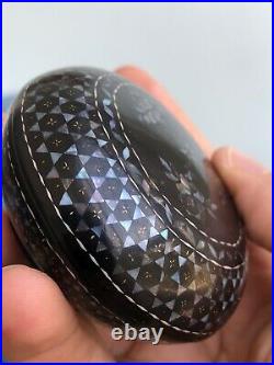 RARE ANTIQUE CHINESE Black LACQUER BOX ROUND MOTHER OF PEARL GOLD SILVER INLAID