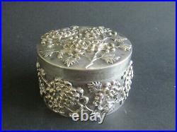 Solid sterling silver chinese box luen wo 262.3 Gr chrysanthem design