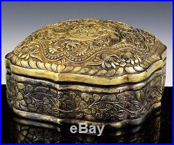 UNUSUAL EARLY CHINESE TIBETAN GOLD GILT SILVER FU LION SCENIC BOX AMAZNG DETAILS