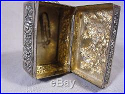 Very fine Chinese solid silver box Shanghai LUEN WO no porcelain vase