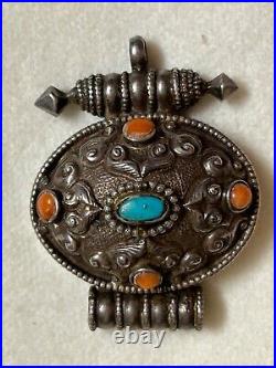Vintage Chinese Silver & Stone oval locket-pendant