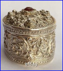 Vintage Old signed CHINESE EXPORT Large Silver Red Carnelian Snuff BOX